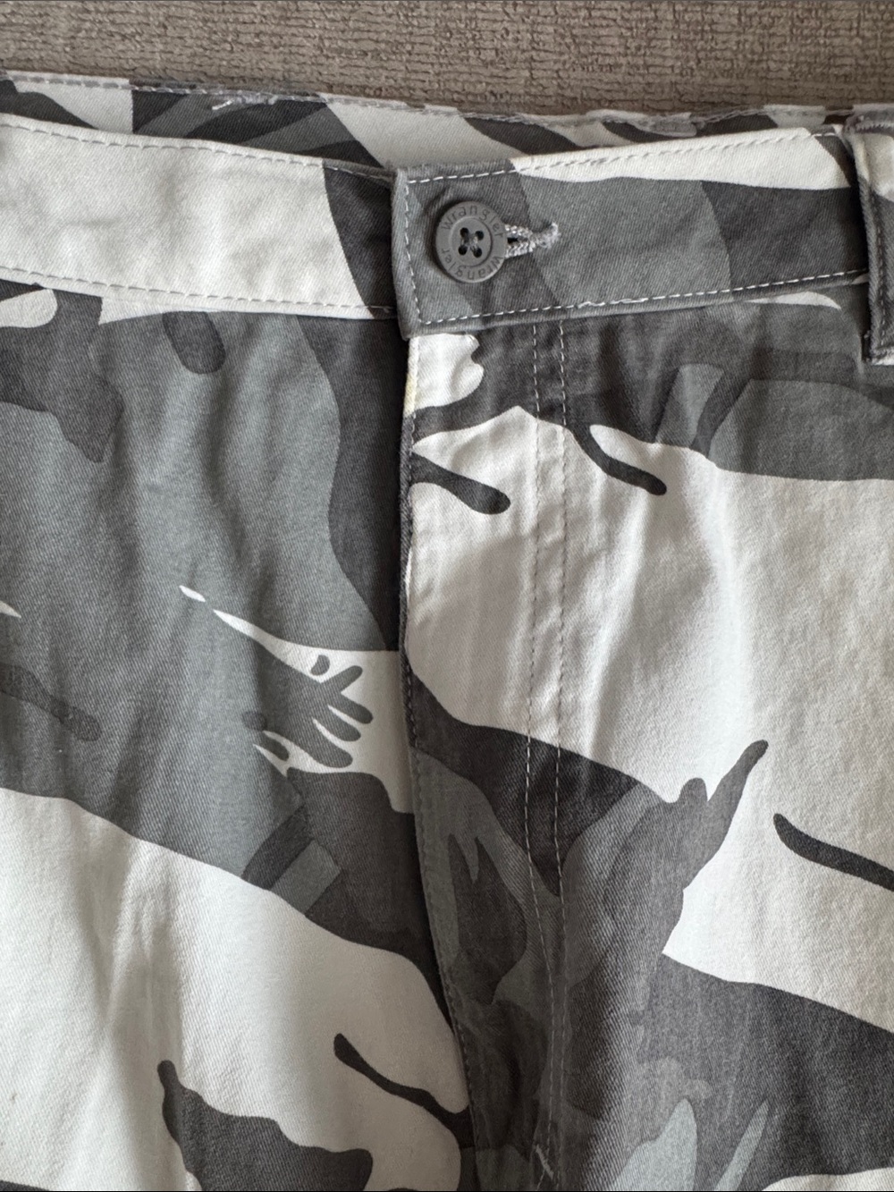 Wrangler Gray & White Camo Cargo Shorts, Size:36 - Picture 3 of 6